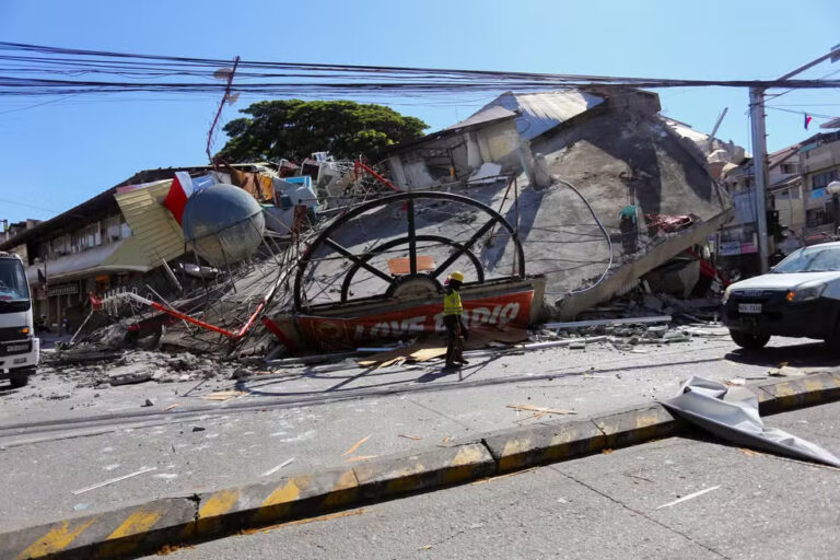 Terremoto de magnitude 7,8 nas Filipinas reacendeu discussões sobre alterações magnéticas da Terra após fala de pesquisador da Dakila Pesquisas viralizar novamente.