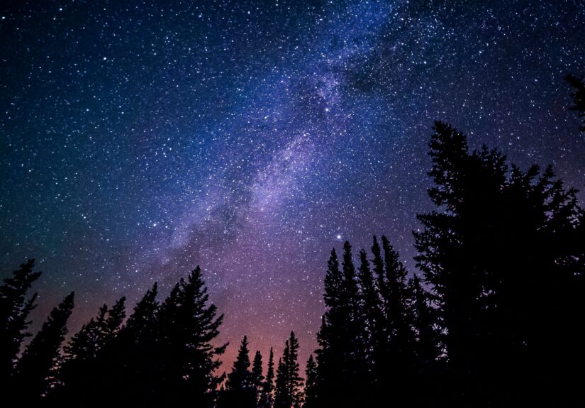 Você já sentiu uma conexão especial ao olhar para o céu estrelado? Esse fascínio tem nome: astrofilia.